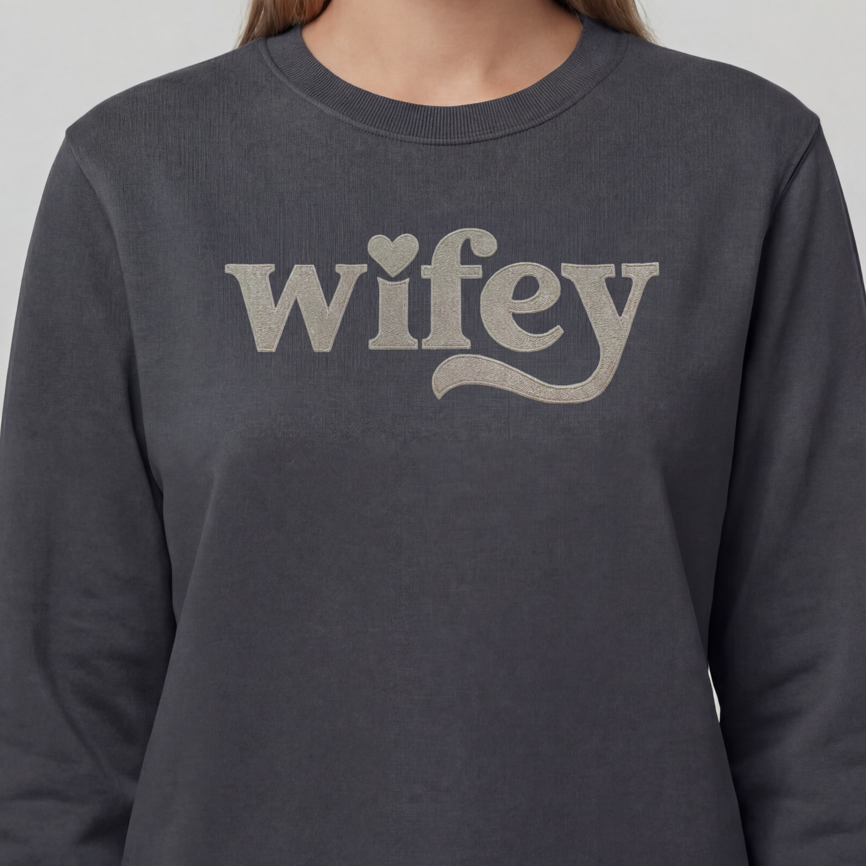 "Wifey" sweatshirt (EMBROIDERED)